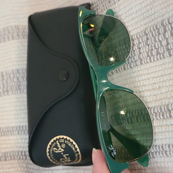 NWT Adorable Green Ray-Bans